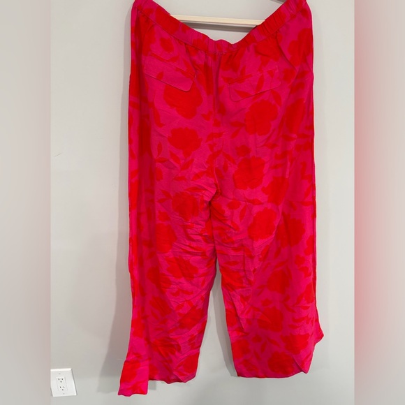 High-Waist Wide-Leg Pant in Bright Pink - Picture 7 of 9